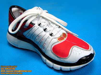 ATT393225 Crossover of Nike Transformers and Reebok Voltron